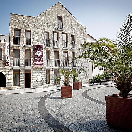 Hotel Foter Panzio Baja Exteriér fotografie