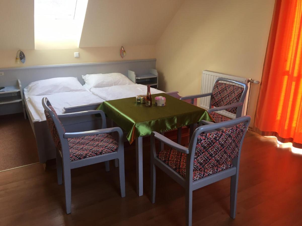 Hotel Foter Panzio Baja Exteriér fotografie
