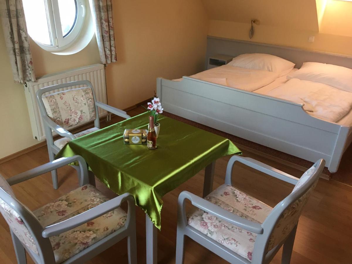 Hotel Foter Panzio Baja Exteriér fotografie